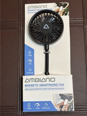 NWT Smartphone Fan Magnetic 3 Speeds & 3-4 Hours With Desk Stand